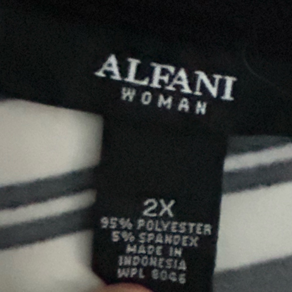 Alfani Woman Black and White Geometric Sleeveless Blouse 18W - Picture 5 of 6